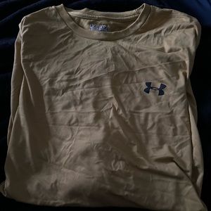 Mens 3xl Long sleeve under armour  gold or mustard color.